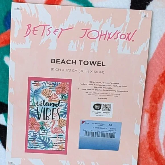Betsey Johnson Island Vibes 🌴🦩 Flamingo Beach Towel 36" X 68" NWT - Picture 5 of 5